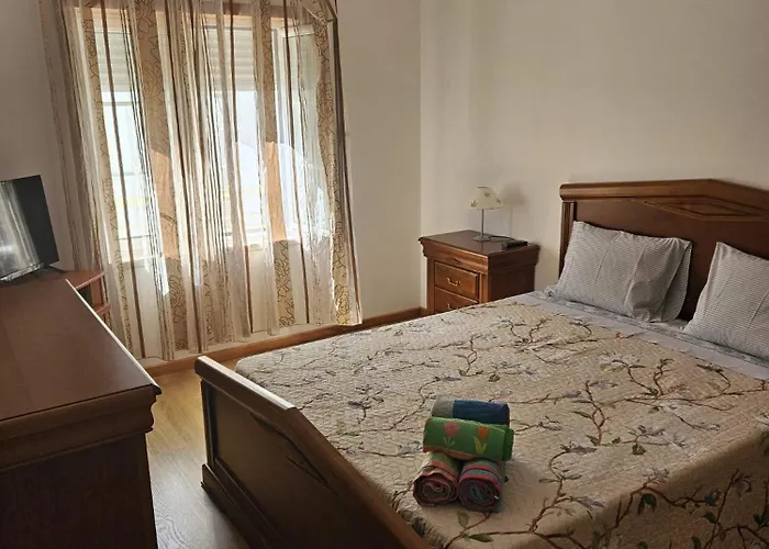 Bigwaves1 Δωμάτια σε οικογενειακή κατοικία Ναζαρέ